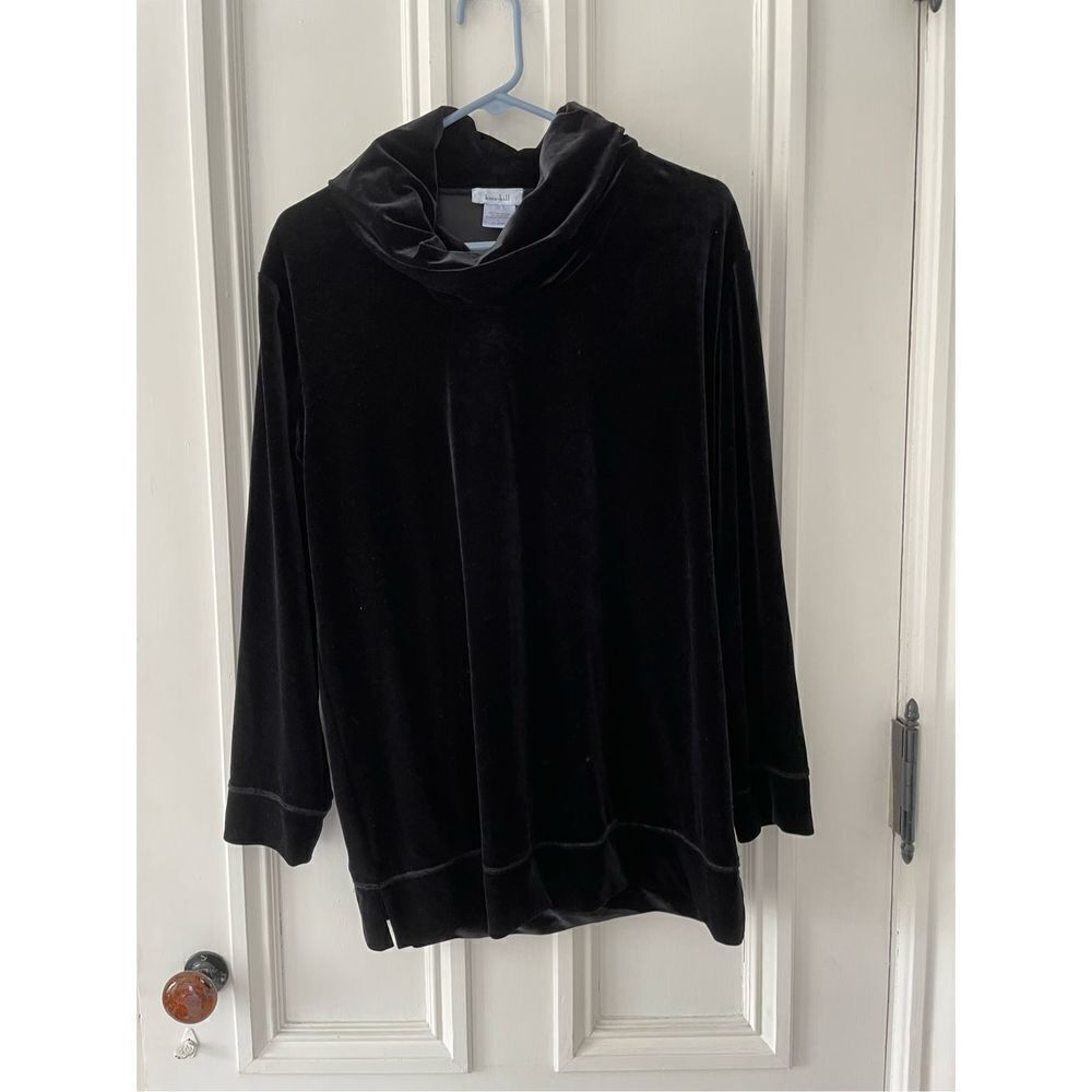 Kate Hill black velvet turtleneck top L